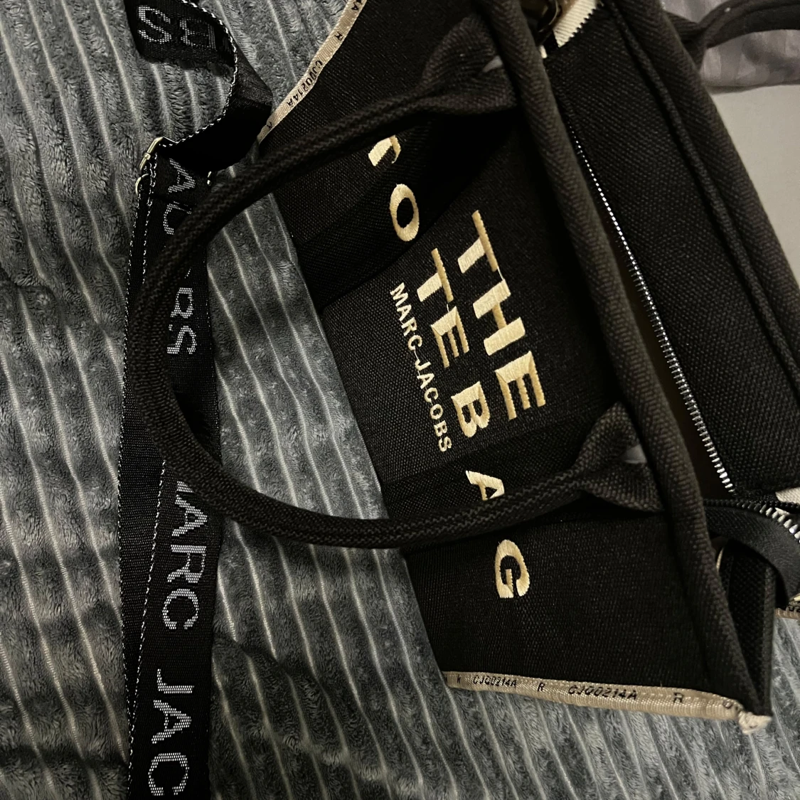 Svart tote bag från Marc Jacobs - 1