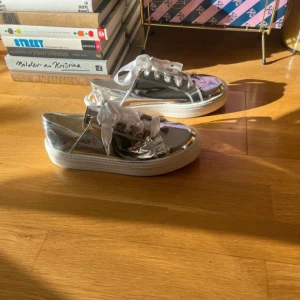 Cobler sneakers  - Mycket sparsamt använda