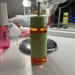 Pixi Glow Tonic toner 100 ml - Pixi Glow Tonic aldrig använd men har ingen kartong