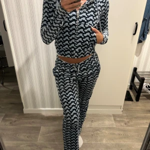 Juicy couture set - Minns ej priset, bra skick använt någon gång storlek xs blå