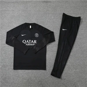 Psg tracksuit - Hej nu säljer jag mina psg tracksuit för bara 599kr