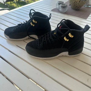 Nike Air Jordan - Nike Air Jordans, mycket bra skick - väldigt lite använda. Stl 38. 500kr. Skickas om köparen betalar frakten.