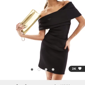 Klänning  - Kommer inte till användning, aldrig använd❤️