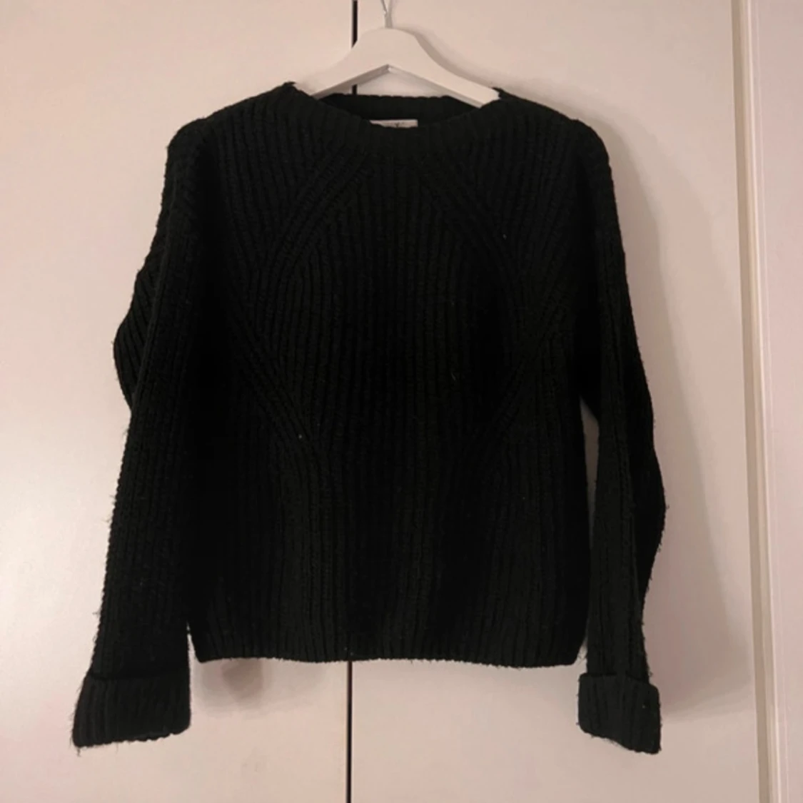 Svart stickad tröja Ullared