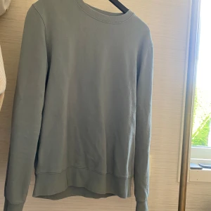 Blå Tröja - Köpt från cubus  Medium Köpt för 399kr