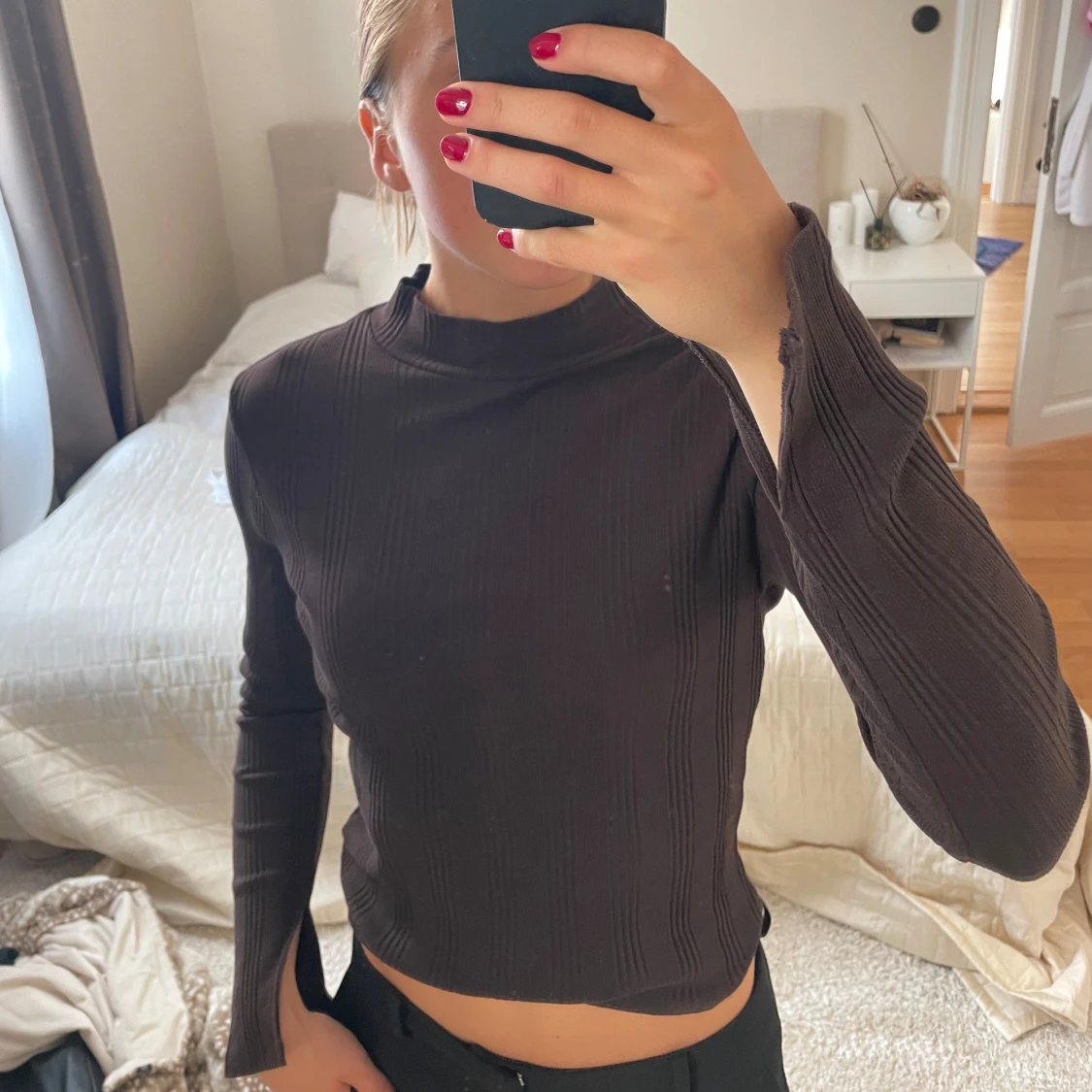 Brun tajt långärmad  - 90