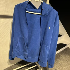 Ralph lauren zip - Polo Ralph lauren zip up Säljes då den ej används längre Fint skick