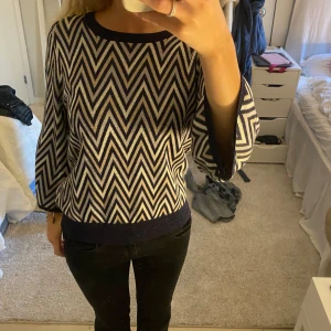 Tröja - Fin tröja från neo noir