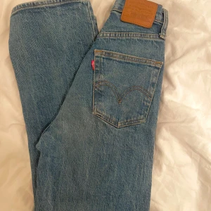 Levi’s jeans Xs - Säljer nu mina fina Levi’s jeans Stl Xs Ny skick Använda fåtal ggr