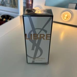 ysl parfym - säljer min helt oöppnade ysl parfym då den inte alls kommit till användning!!💕💕