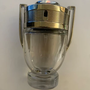 Parfymflaska från Paco Rabanne - Säljer en parfym från Paco Rabanne. 80% full. invictus EDT