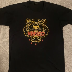 Kenzo t shirt  - Riktigt fet kenzo T-shirt, skriv innan ni köper