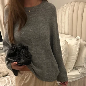 Stickad tröja - Så fin stickad tröja💕Hör av vid intresse☺️