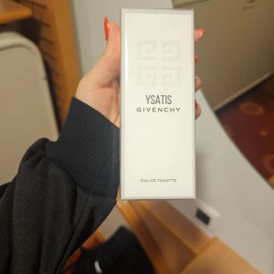 Ysatis Givenchy - Helt ny 100ml 