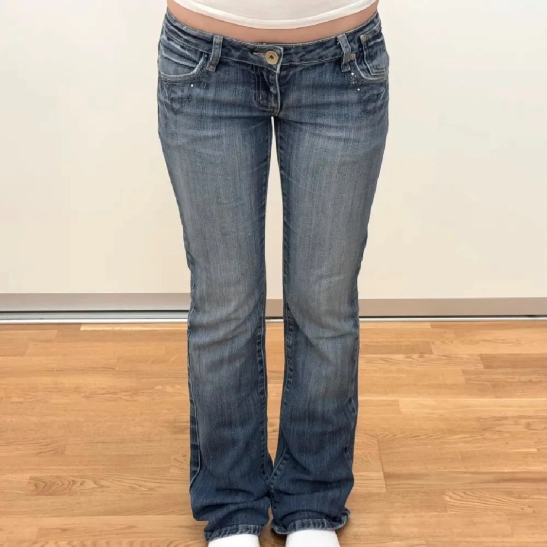 Blå bootcut jeans