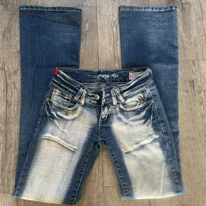 Crazy Age jeans - as snygga jeans som är lågmidjade i storlek 34 midjemått 35cm innerbenslängd 80cm