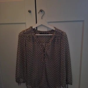 Topp/Blus  - Snygg festtopp från Zara