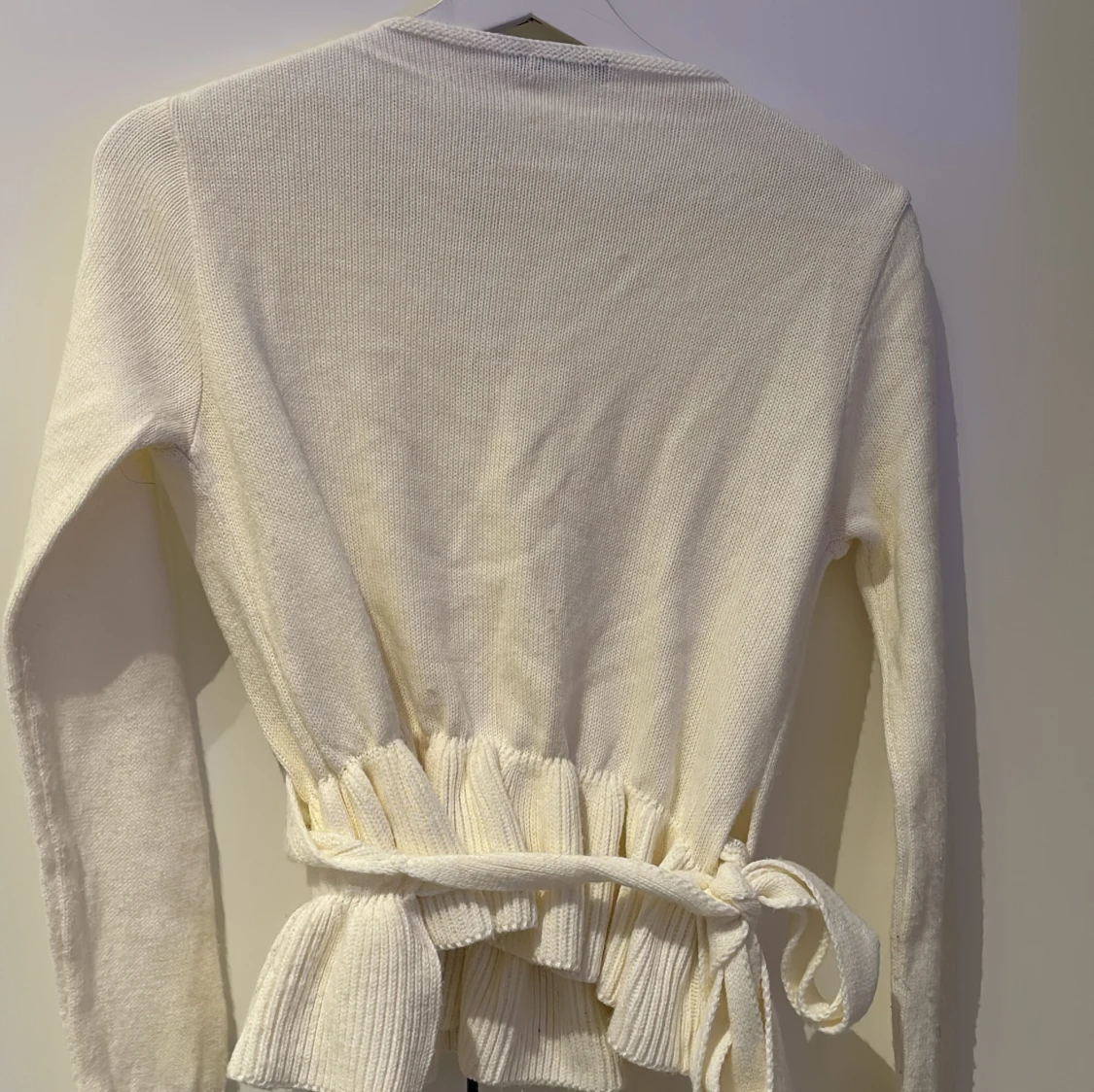 Vit omlottkofta från Boohoo - 90