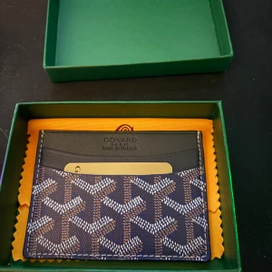 Korthållare - Helt ny. Skriv om ni har några frågor.