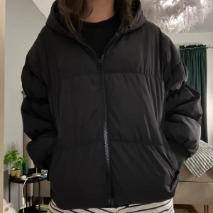 Puff vinterjacka  - fin vinterjacka från h&m superskön😍😍😍😍