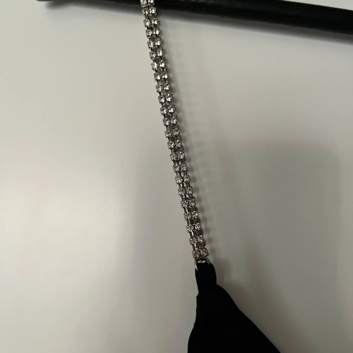 Svart linne med glittriga axelband från H&M - 91