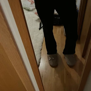 Svarta bootcut jeans - Snygga svarta jeans💙