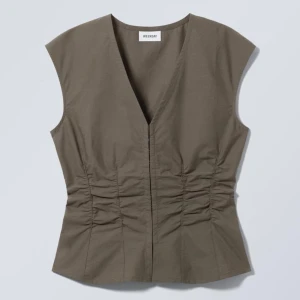 Topp - Helt ny topp i stil 34, glömde prova i butik och kan ej lämna tillbaka💕