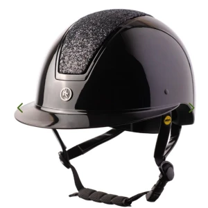 Svart ridhjälm med glittrig detalj🤍💓 - Säljer en sån här hjälm som du ser på bilden.och  den är i jätte fint sick 