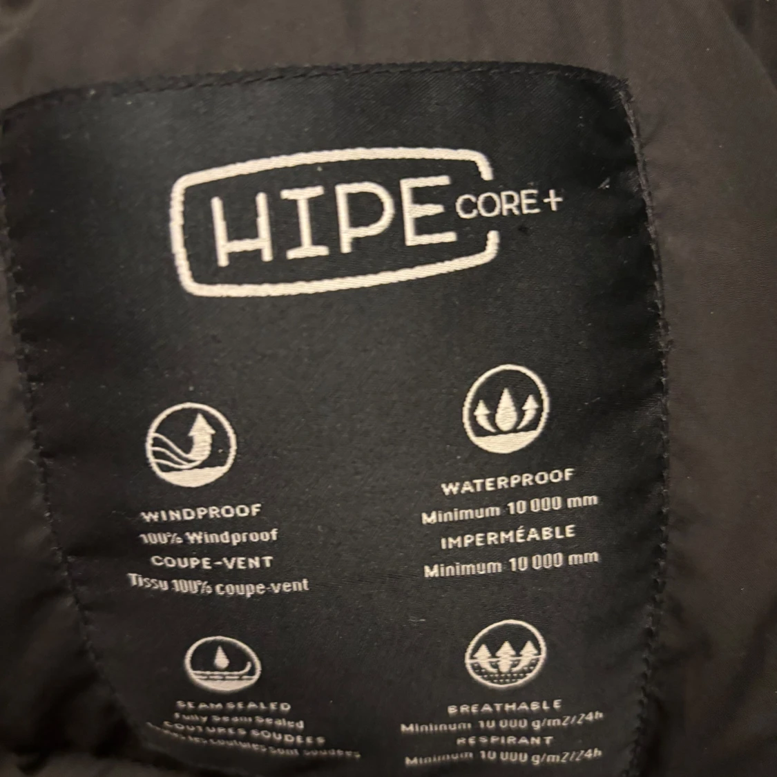 Svart vinterjacka med luva  - 92