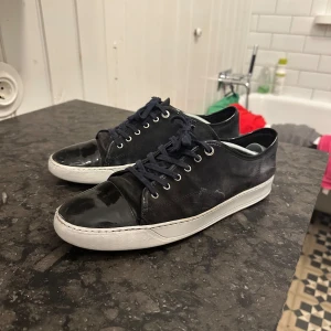 Lanvin  - Säljer nu mina Lanvins pågrund av att jag inte diggar de så mycket längre, utan jag vill hitta något nytt