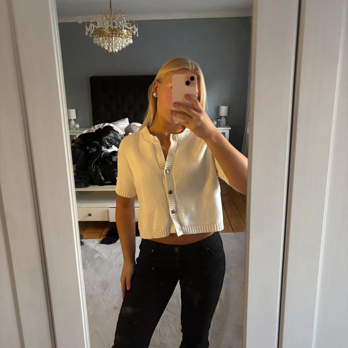 Vit ribbad kortärmad kofta