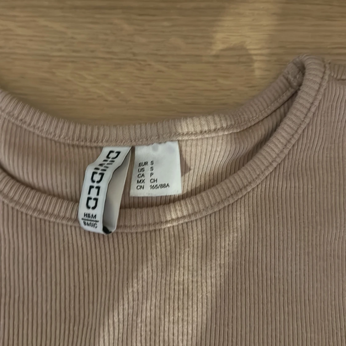 Beige ribbad topp från H&M - 1