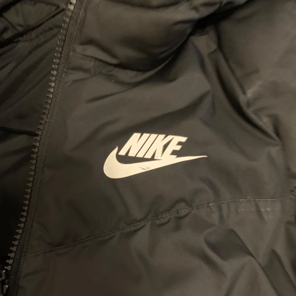 Svart dunjacka från Nike - 3