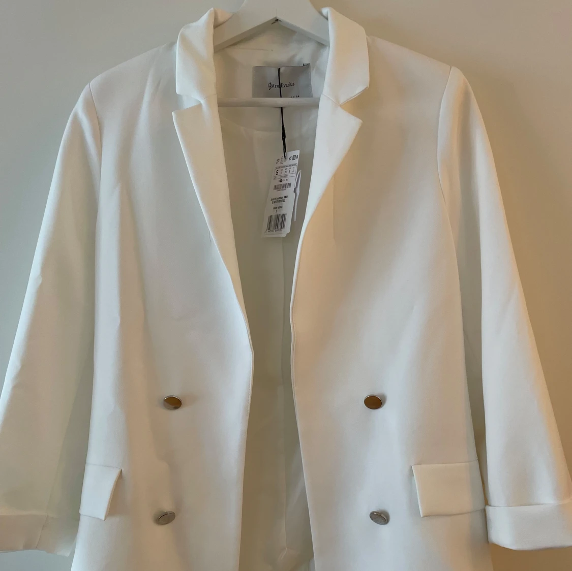 Vit blazer från Stradivarius