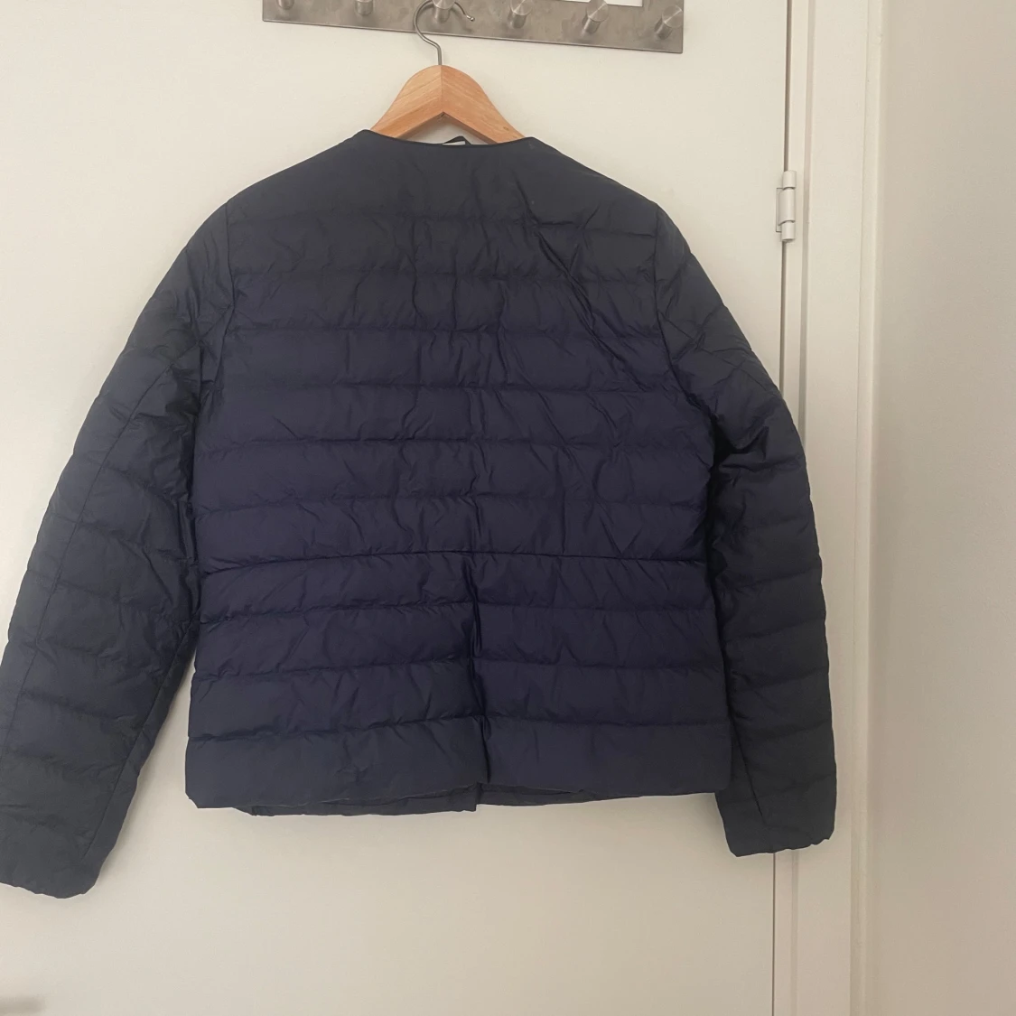 Mörkblå dunjacka från Uniqlo - 2