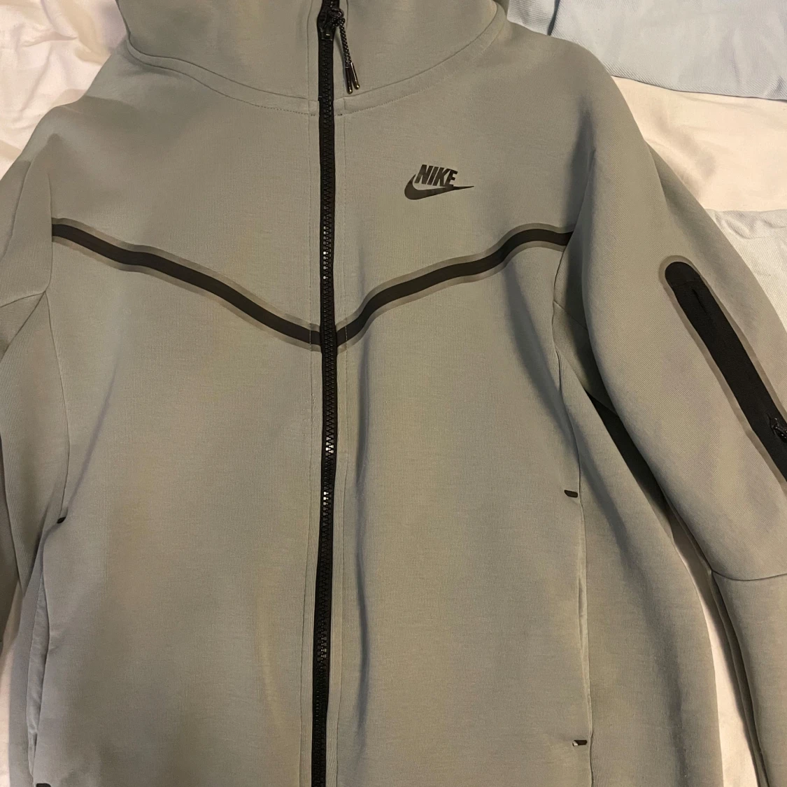 Grå jacka från Nike