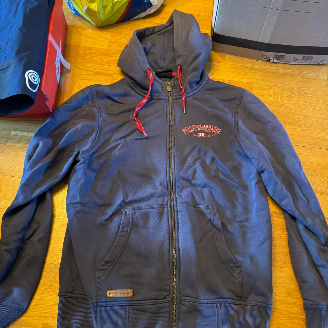 Peak performance tröja