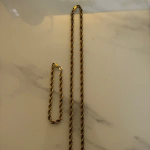 Cordell set i färgen guld - Ett hemmagjort cordell sätt i guldplätering. Jag har gjort de själv och satt på stämplar som visar guldpläteringen. 