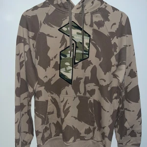 Peak Perfomance hoodie - Säljer hoodie från peak perfomance i storlek S. Skriv för mer info.