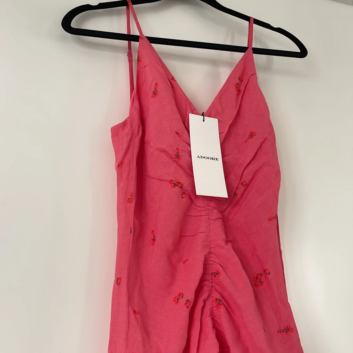 Jättefin adooreklänning