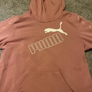 Rosa huvtröja från puma  - Rosa pumatröja
