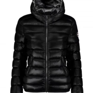 Colmar jacka - Säljer min svarta colmar jacka som jag köpte i vintras, köptes för 4500 kr och säljer för 3000kr 💕 jackan är i jättebra skick och är som ny! 