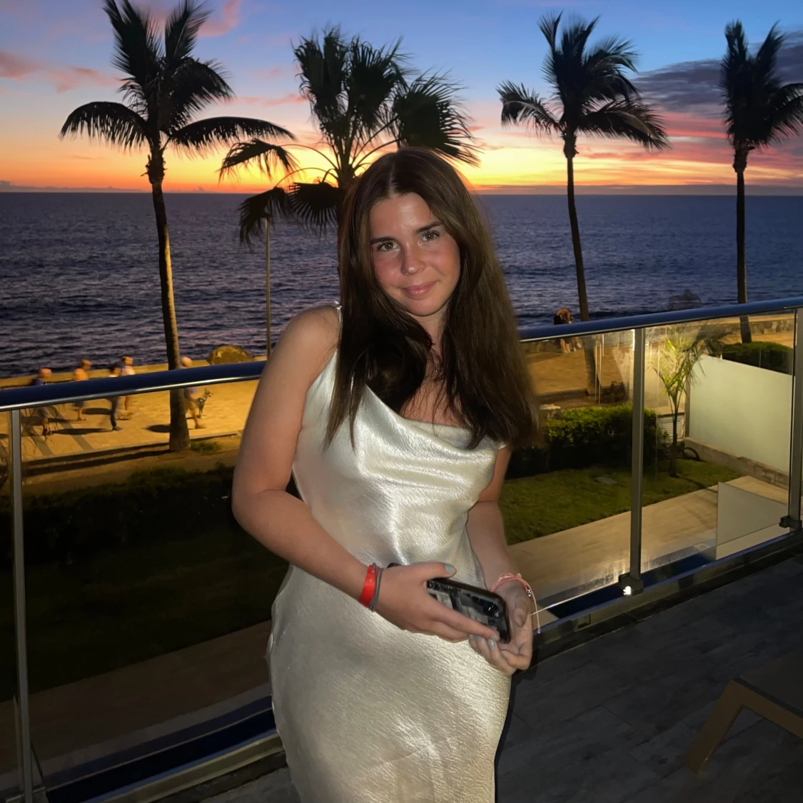 Satin klänning - 90