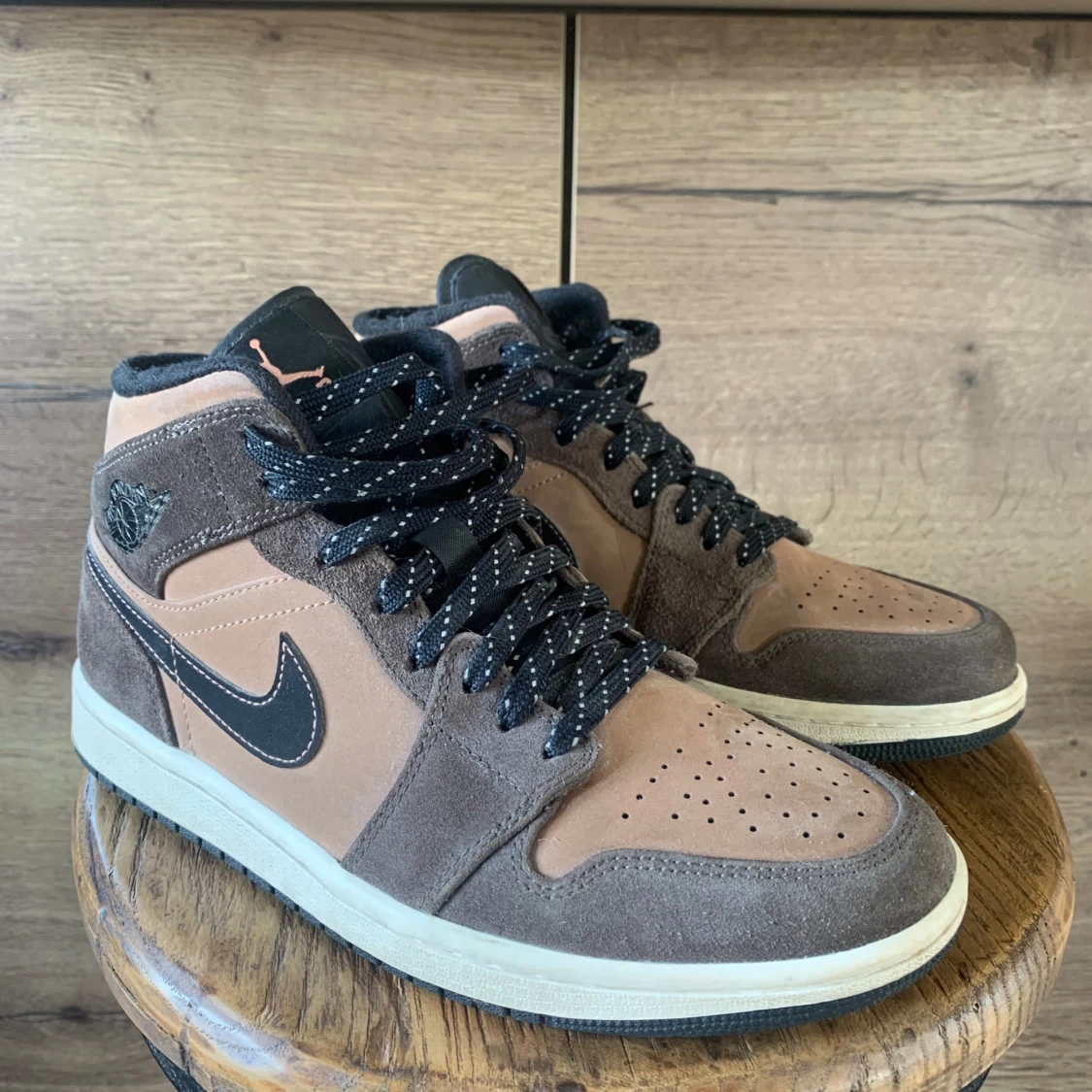 Air Jordan 1 mid se (dark chocolate)