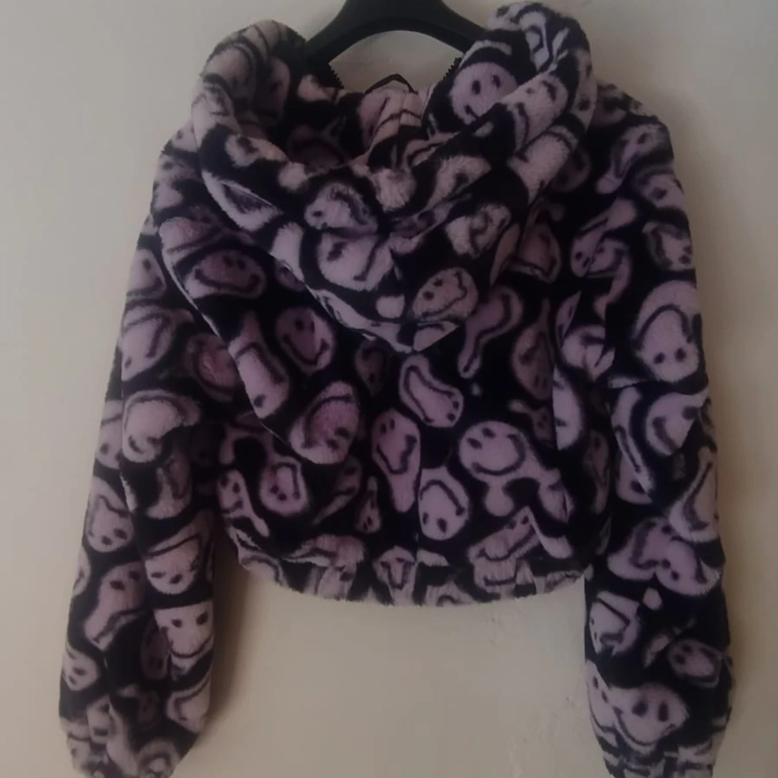 Fluffig kofta/jacka, H&M x The Smiley company