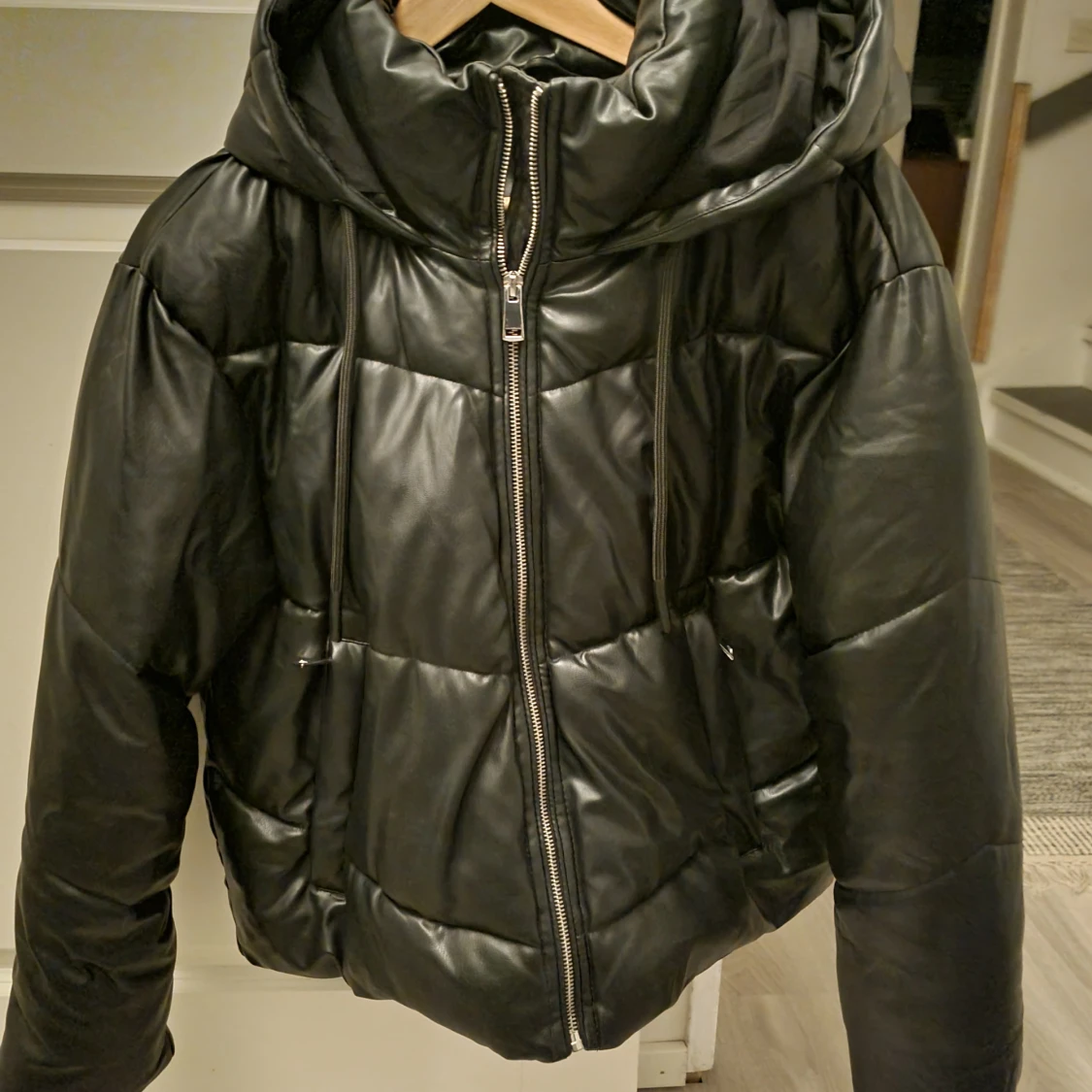 ZARA svart vinterjacka stl M