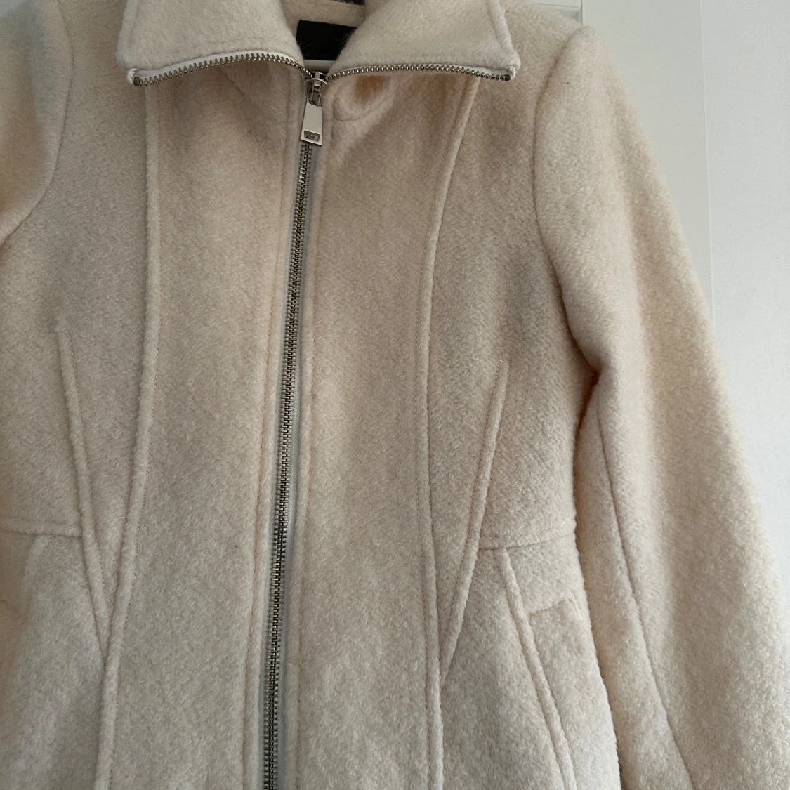 Beige kappa från Amisu - 90