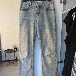 Full length flare jeans - Jeans ifrån gina, modell full length flare. Köpta på Vinted, inga defekter🤍