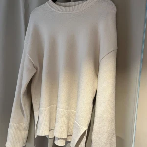 Stickad tröja  - Så himla fin men säljer då jag har fler!❤️