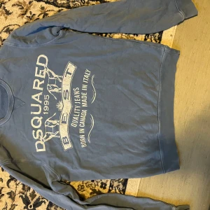 Dsquared2 tröja  - Riktigt fett tröja kondition 8/10 passar  M/L